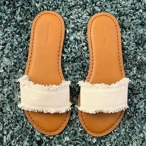 Vineyard Vines Frayed Edge Canvas Slides - EUC worn once